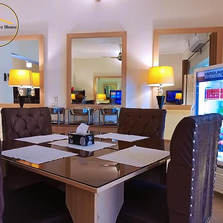 Grand Peace House I Bed & Breakfast Islamabad Bagian luar foto