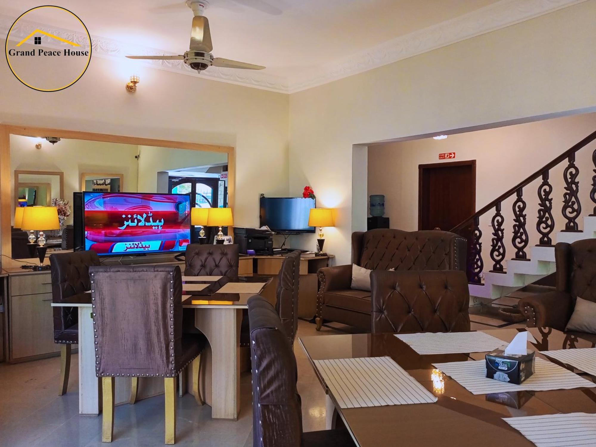 Grand Peace House I Bed & Breakfast Islamabad Bagian luar foto