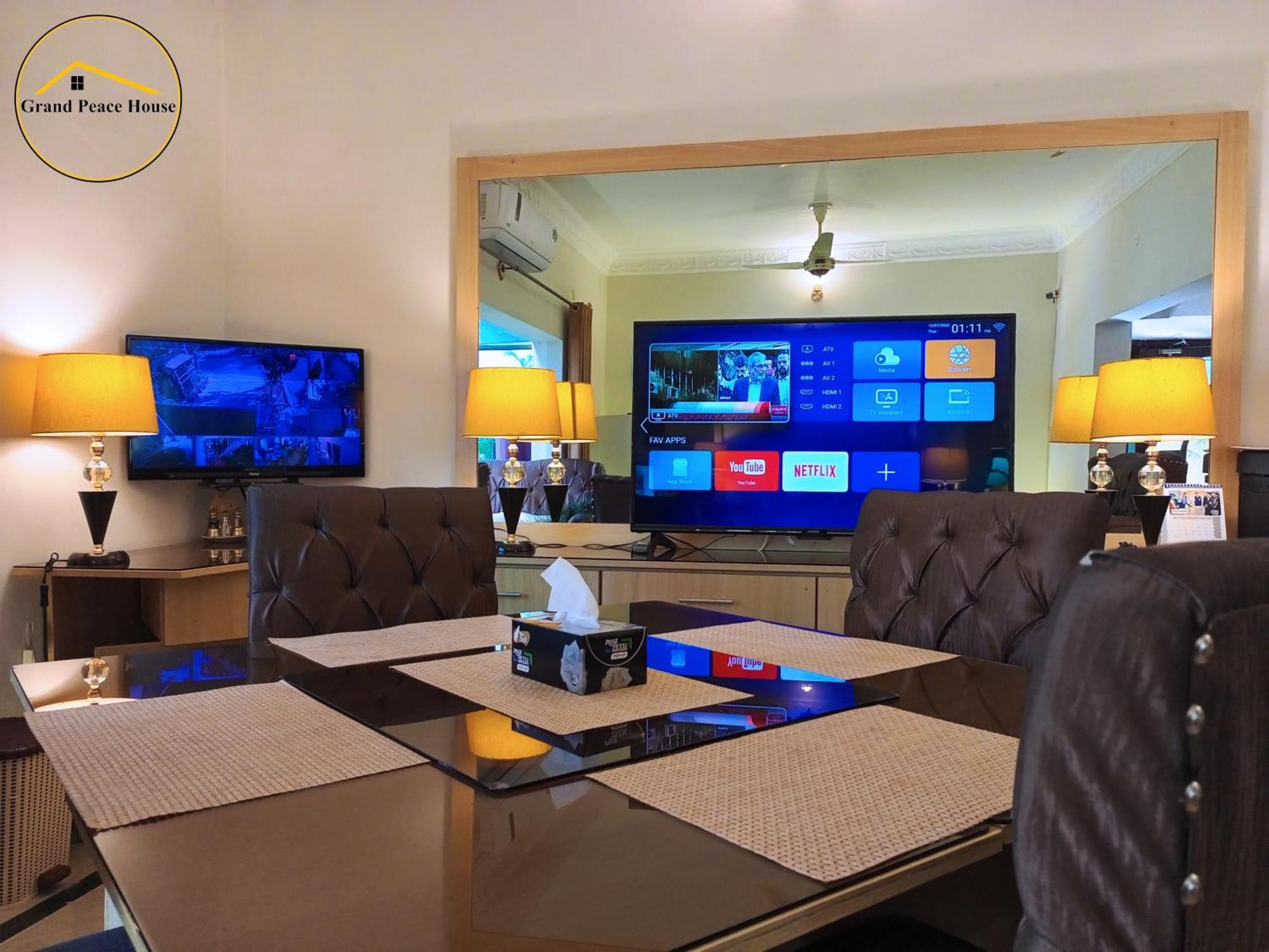 Grand Peace House I Bed & Breakfast Islamabad Bagian luar foto