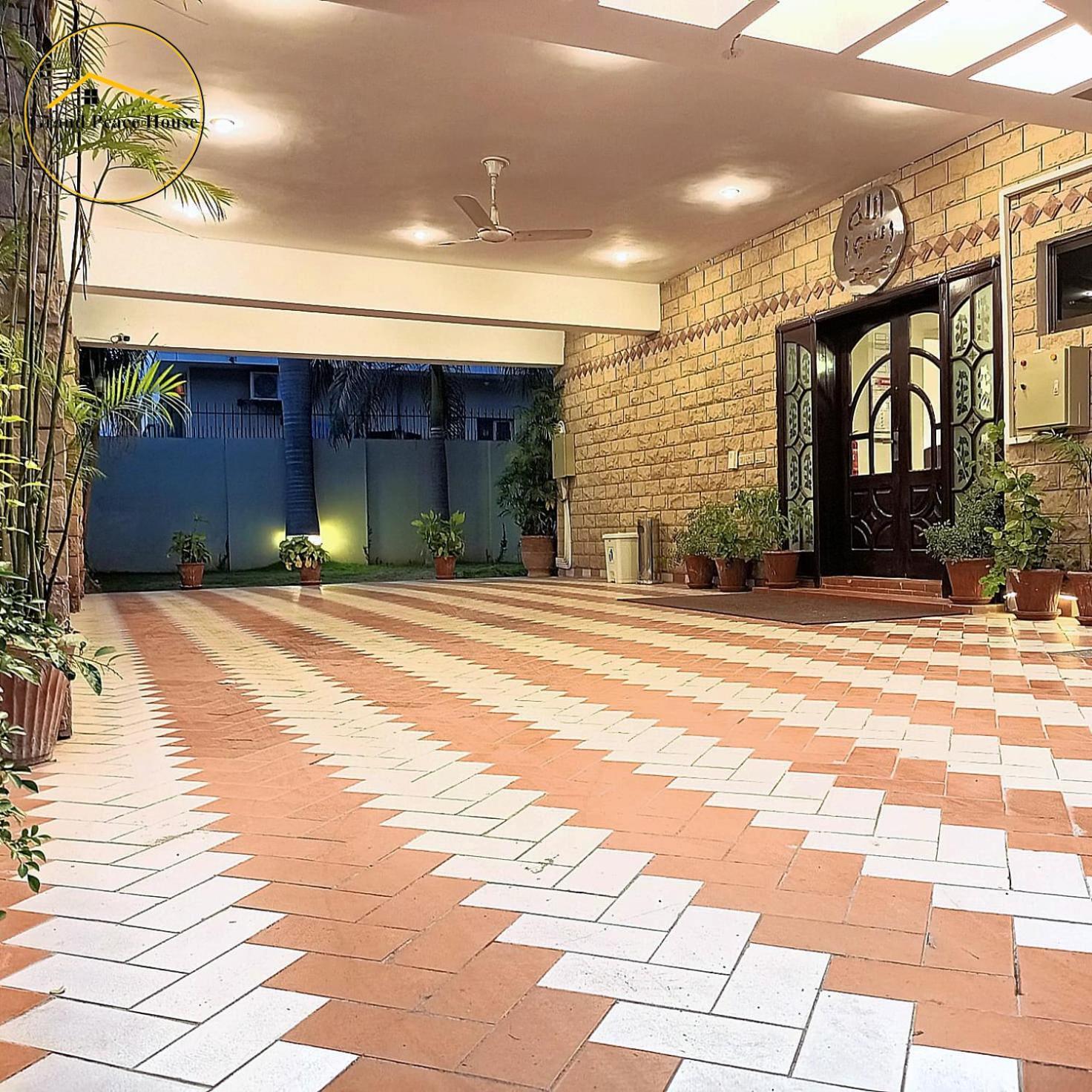 Grand Peace House I Bed & Breakfast Islamabad Bagian luar foto