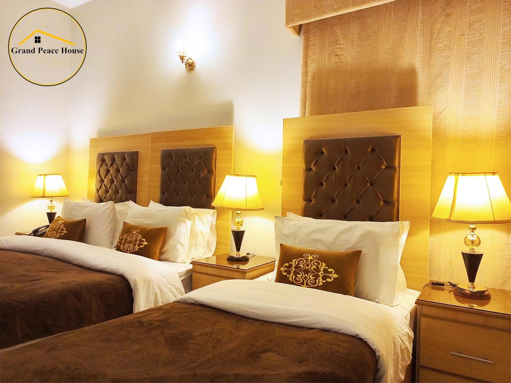Grand Peace House I Bed & Breakfast Islamabad Bagian luar foto