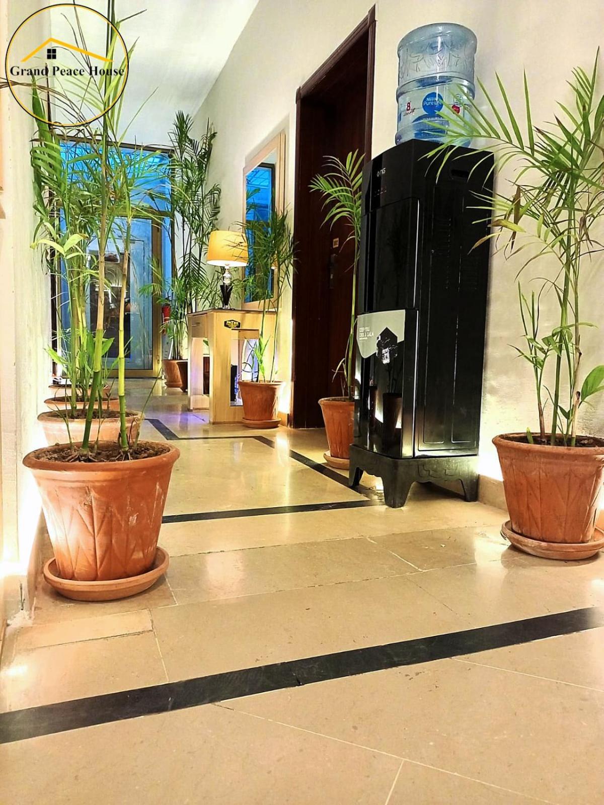 Grand Peace House I Bed & Breakfast Islamabad Bagian luar foto