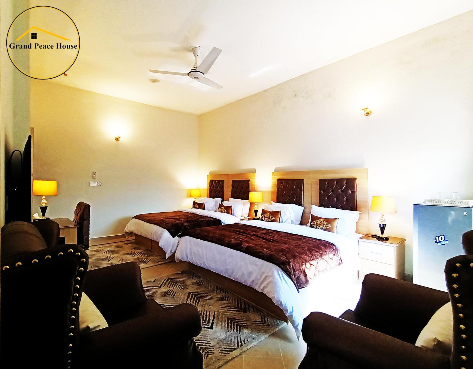 Grand Peace House I Bed & Breakfast Islamabad Bagian luar foto