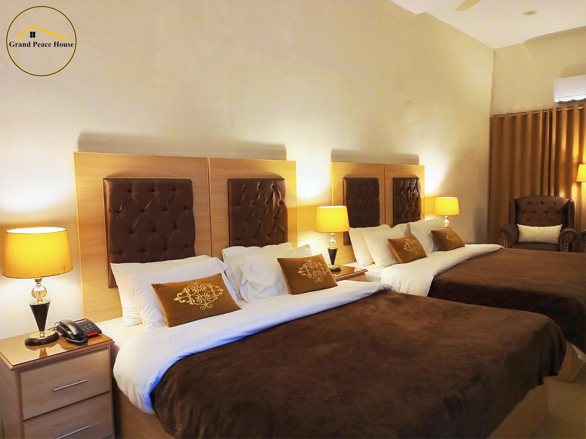 Grand Peace House I Bed & Breakfast Islamabad Bagian luar foto