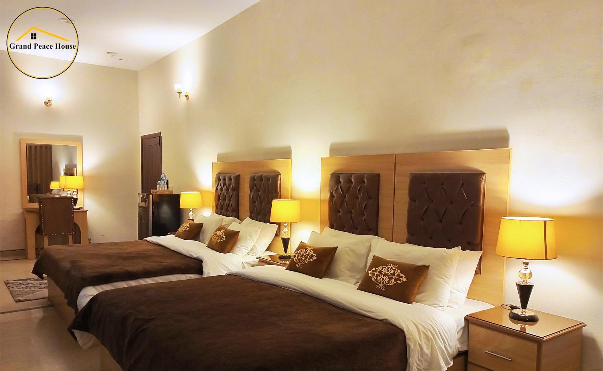 Grand Peace House I Bed & Breakfast Islamabad Bagian luar foto