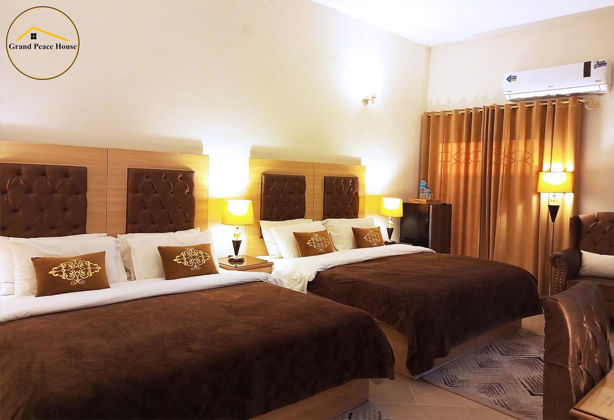 Grand Peace House I Bed & Breakfast Islamabad Bagian luar foto