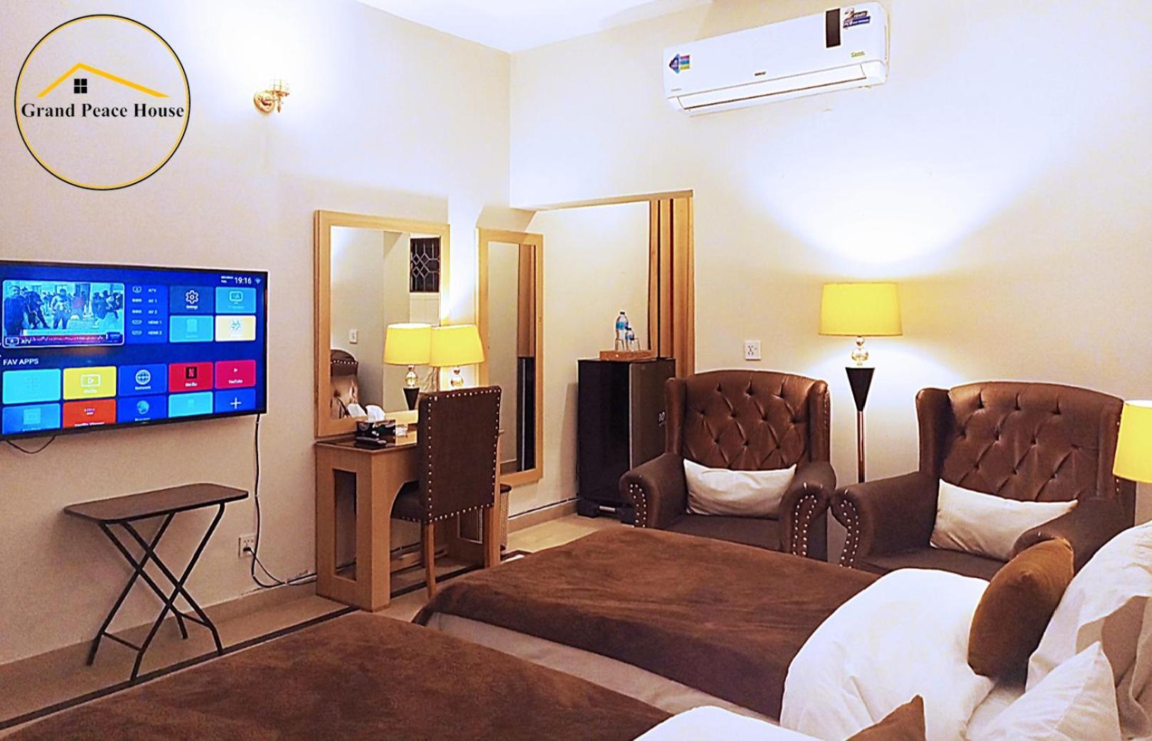 Grand Peace House I Bed & Breakfast Islamabad Bagian luar foto