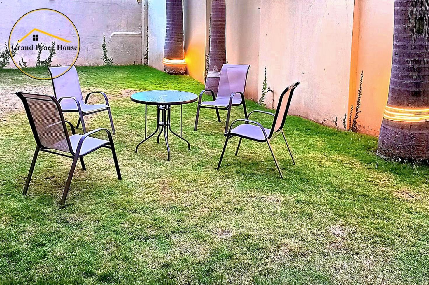 Grand Peace House I Bed & Breakfast Islamabad Bagian luar foto