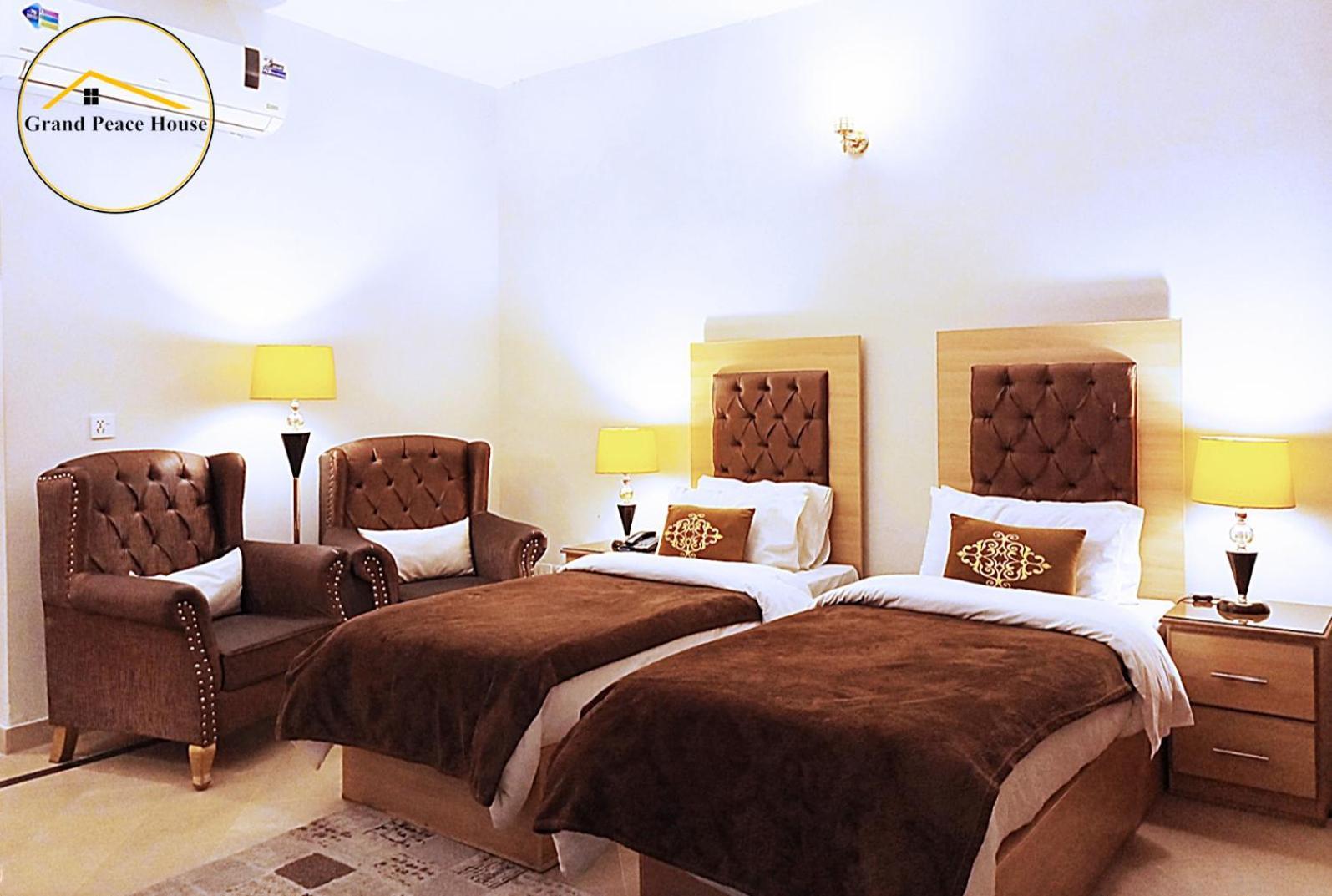 Grand Peace House I Bed & Breakfast Islamabad Bagian luar foto